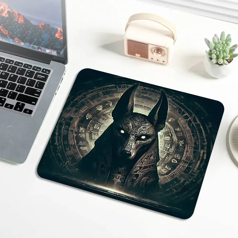 Tapete de rato pequeno do anti - Gaming Keyboard Egypt avaliação e preço